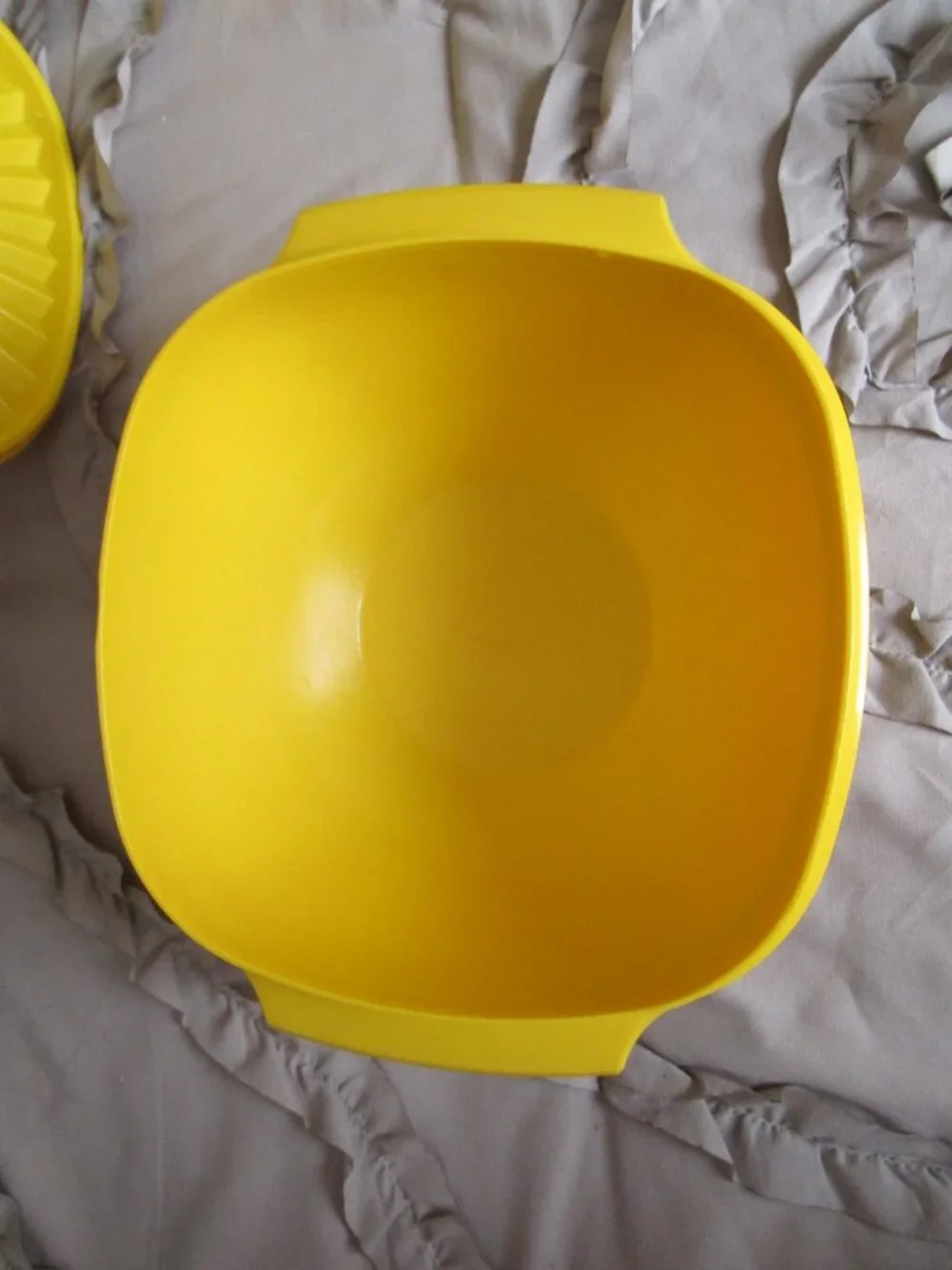 lot of Tupperware containers